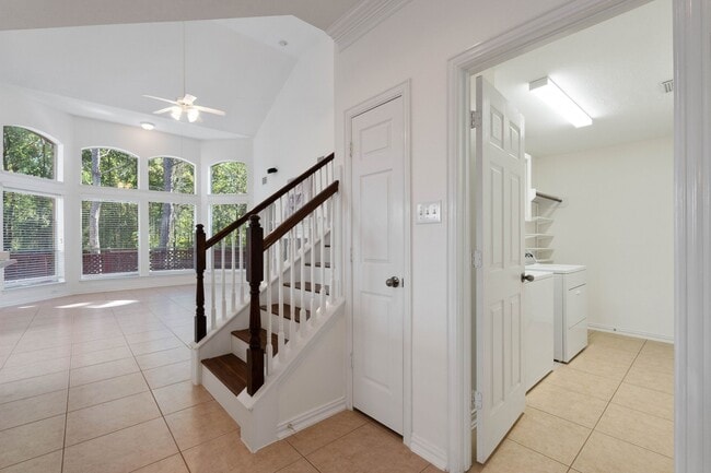 Building Photo - 11 Korbel Ct