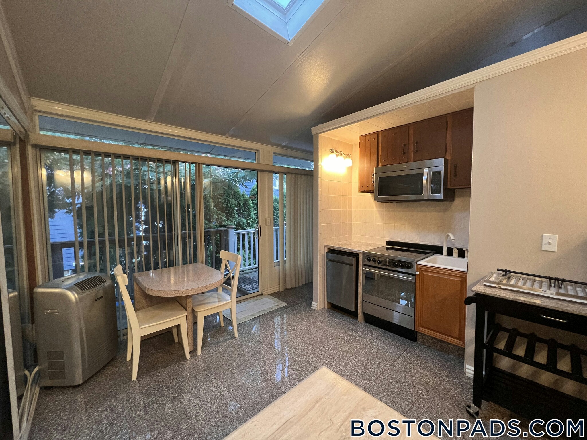 Building Photo - 235 Savin Hill Ave