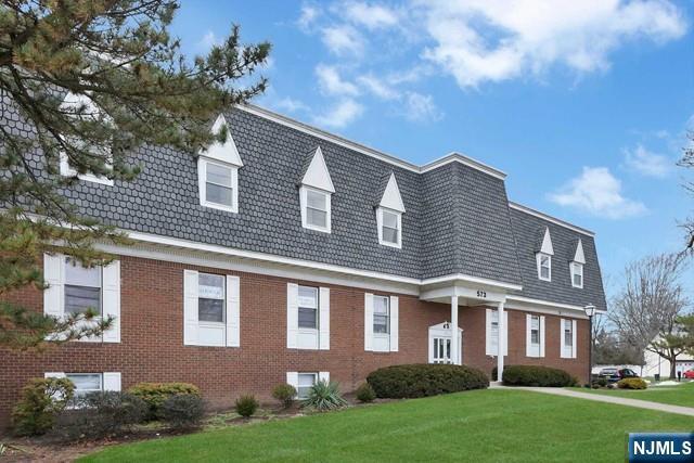 Building Photo - 573 Valley Rd