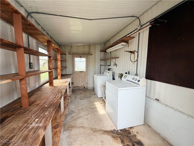 Building Photo - 106 Gaslight Ave