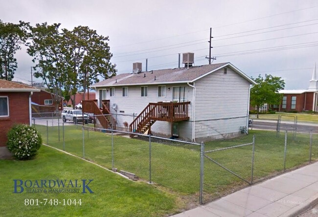 Building Photo - Spacious 2 Bed 2 Bath Magna Duplex With Pr...