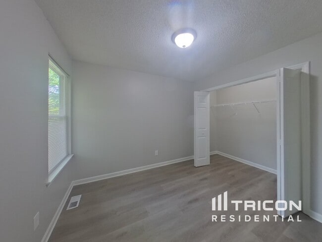 Building Photo - 142 Bradstone Rd