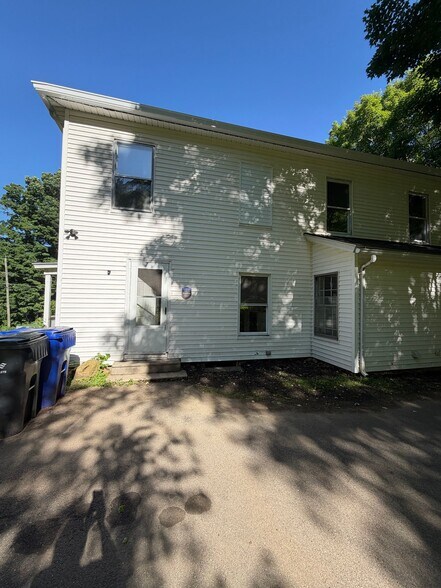 Building Photo - 30 Edgewood St