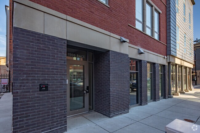 Entrance - 1505 Race St