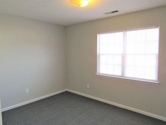 Building Photo - 2 Br 3 BA Townhouse Hunters Creek