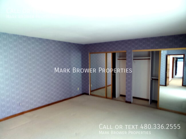 Building Photo - 2175 E Loma Vista Dr