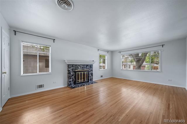 Building Photo - 3124 S Vine Ct
