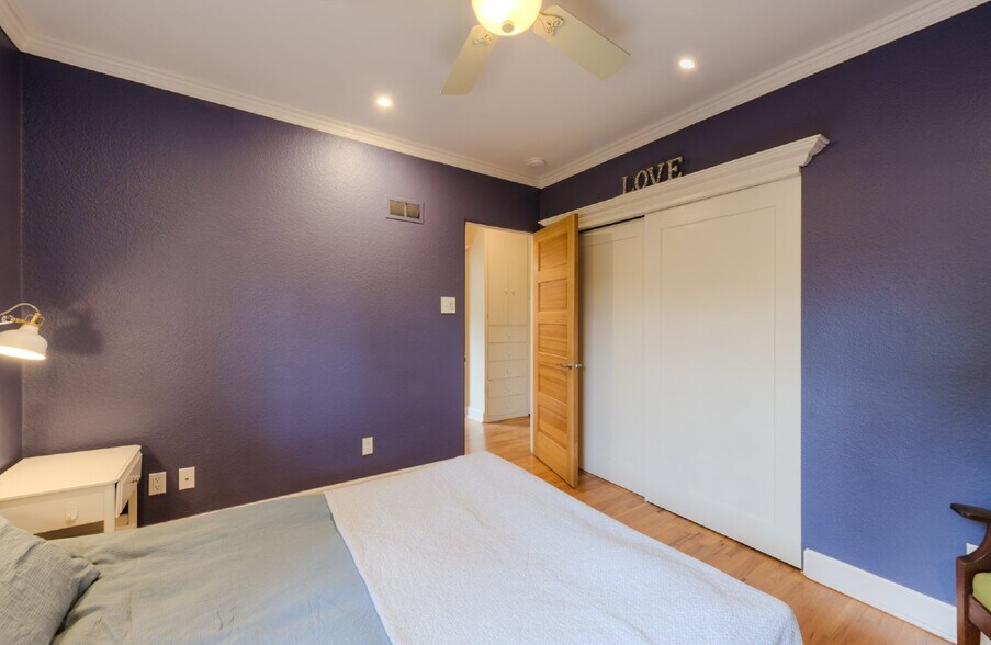 Building Photo - 2229 Mariposa Ave