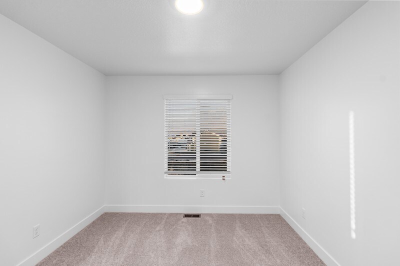 Building Photo - 285 W 1150 N