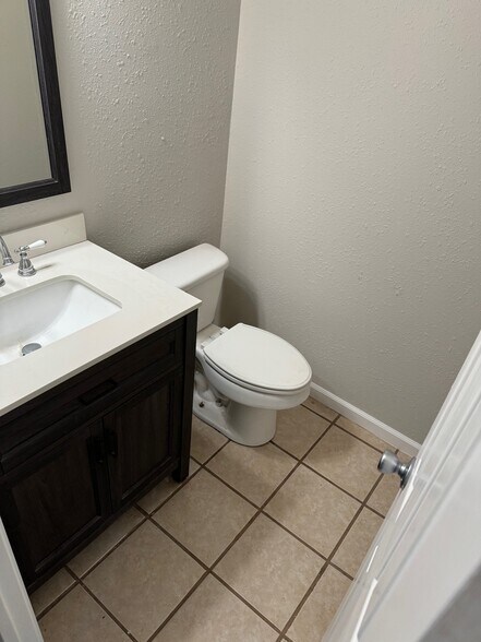 Building Photo - 409 W Matthew