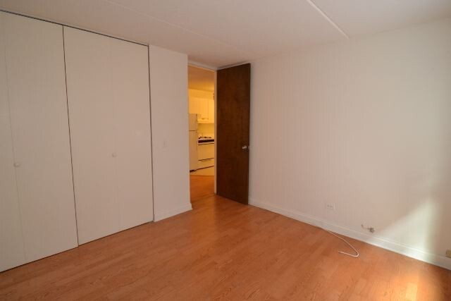 Building Photo - 622 W Wellington Ave