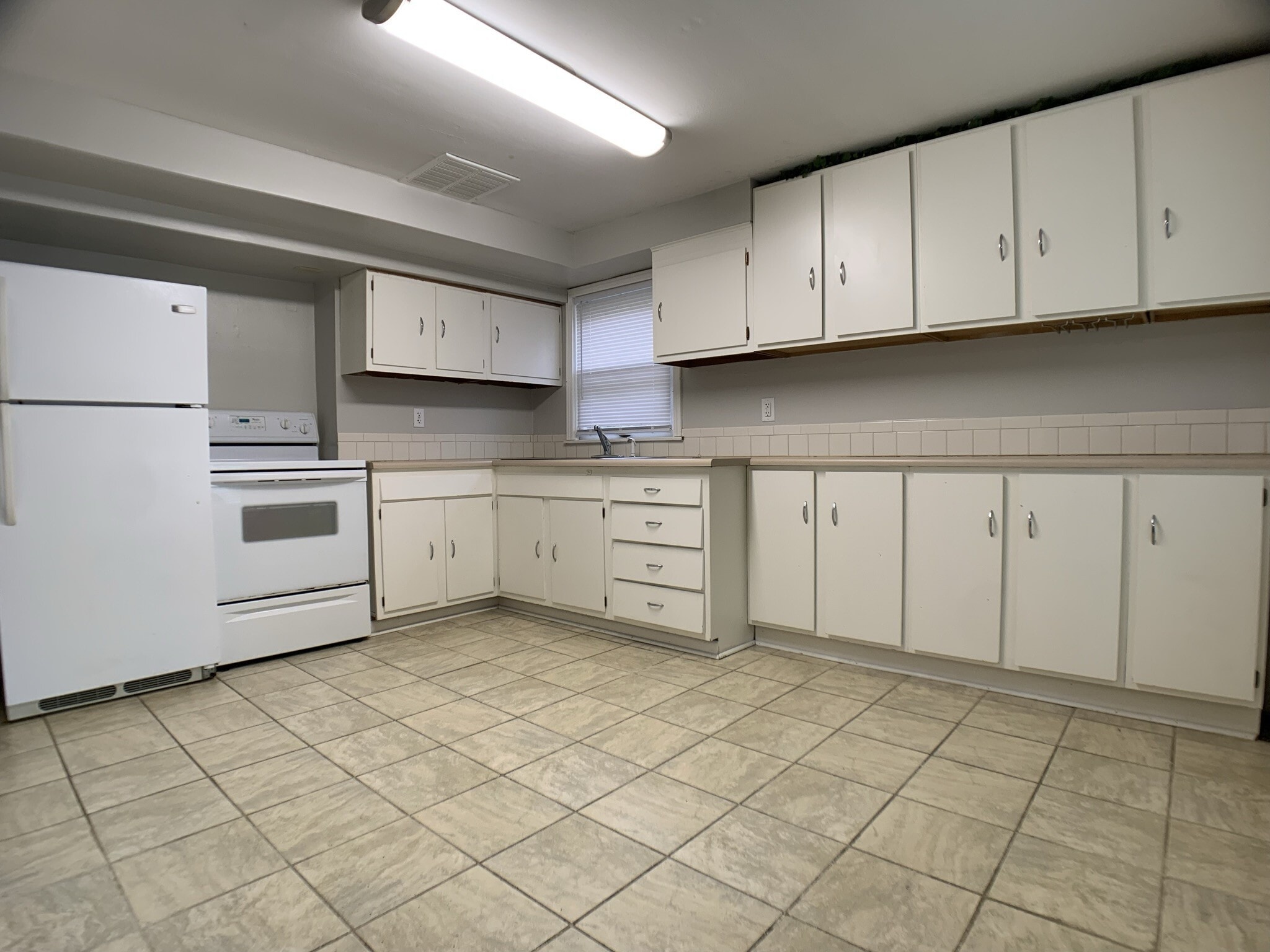 Building Photo - 1014 66th St