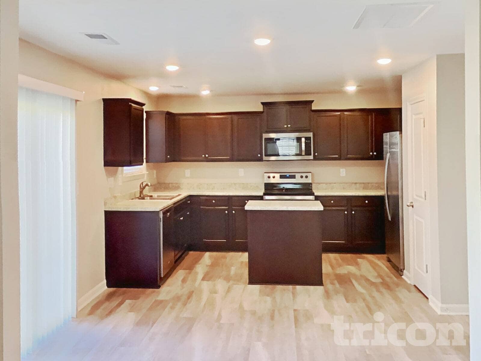 Building Photo - 2355 Whisperwood St