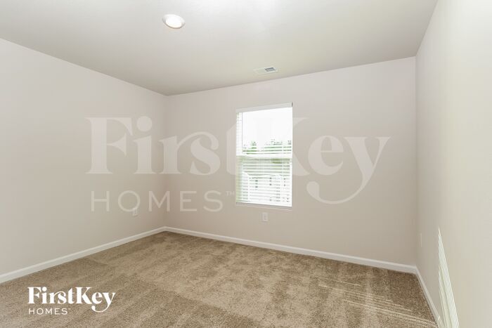 Building Photo - 3040 Cres Lk Ln