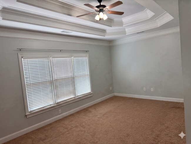 Building Photo - 4BR home close to downtown Watkinsville