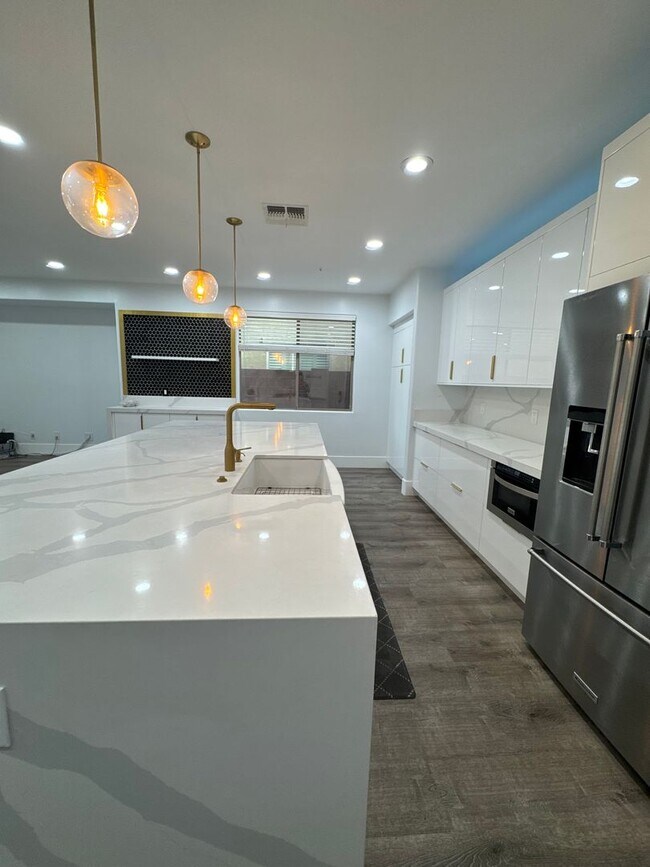 Building Photo - 29855 N 71st Dr