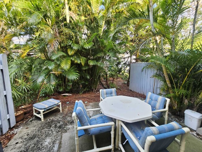 Building Photo - Charming Cape Canaveral Townhouse: 2 Bed, ...