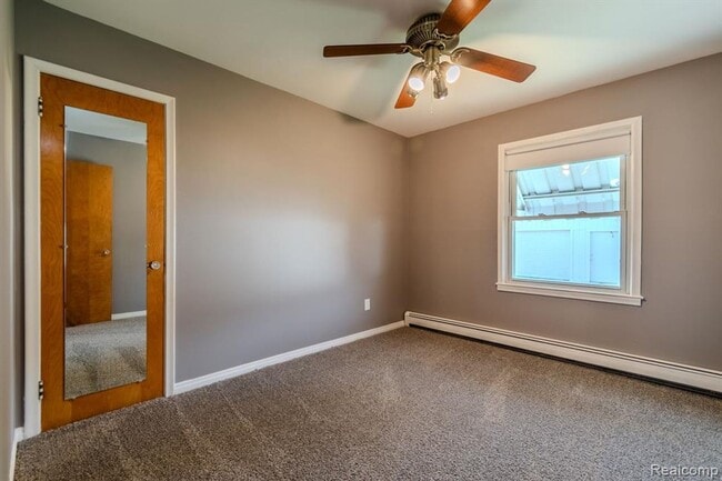 Building Photo - Beautifully Updated 3-Bedroom Home with Finished Basement & Spacious Backyard in Prime Royal Oak ...