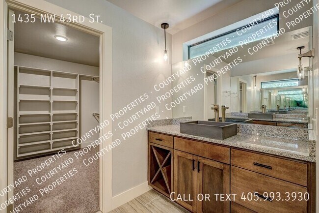 Building Photo - 1435 NW 43rd St