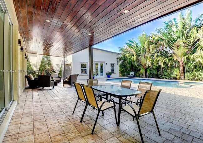 Building Photo - 117 NW 8th St