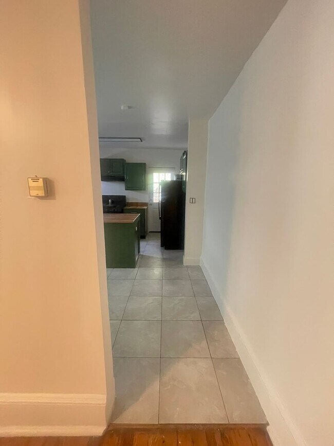 Building Photo - 204 S Ann St