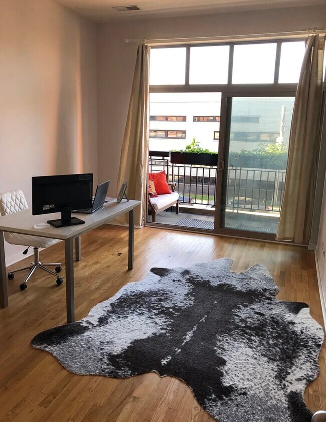 Building Photo - 1910 S State St