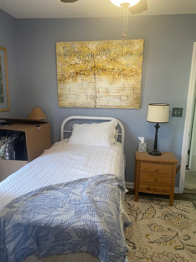 Building Photo - 167 Peacock Walk