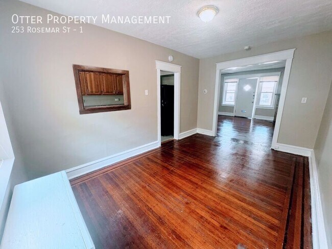 Building Photo - 253 Rosemar St