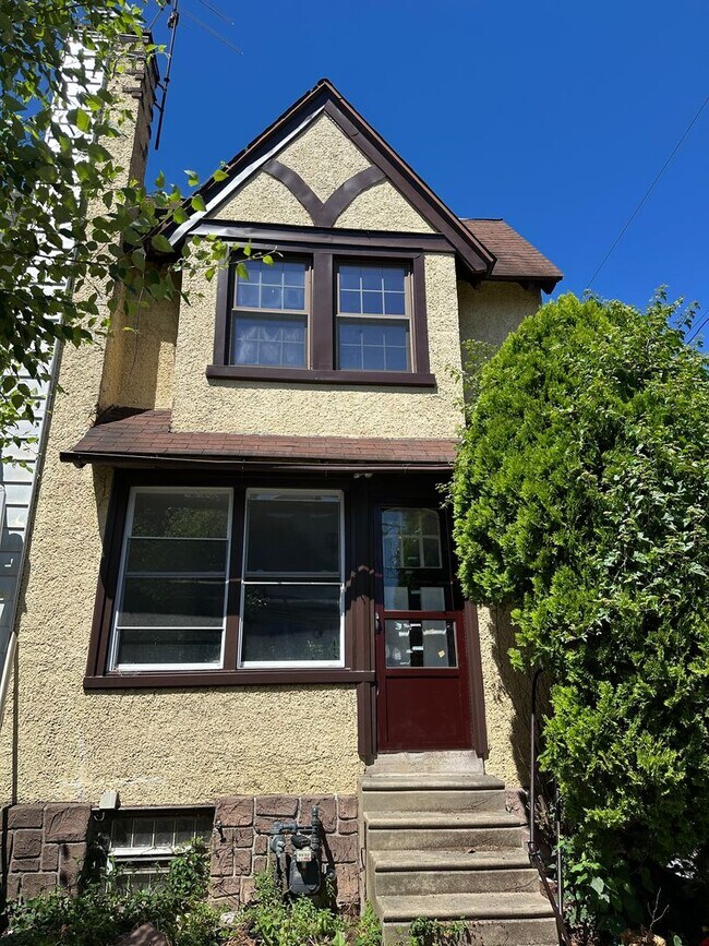Building Photo - 3 Bed/2 Bath Available in Upper Darby