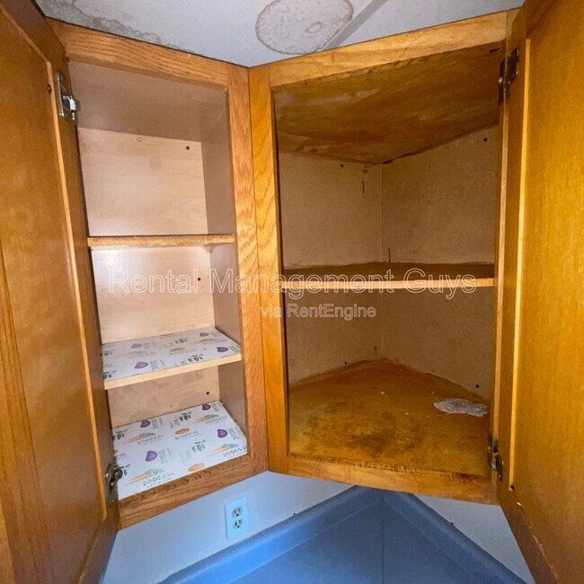 Building Photo - 3319 Longfellow Ave