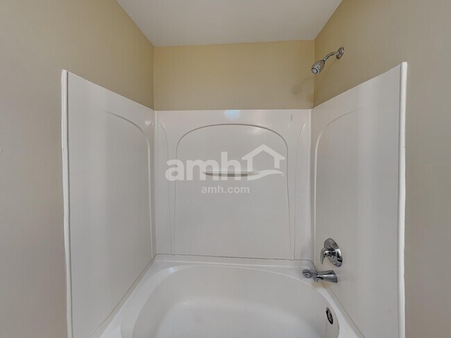 Building Photo - 818 Glen Cove Ln