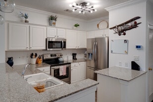 Building Photo - 159 Brooks St SE