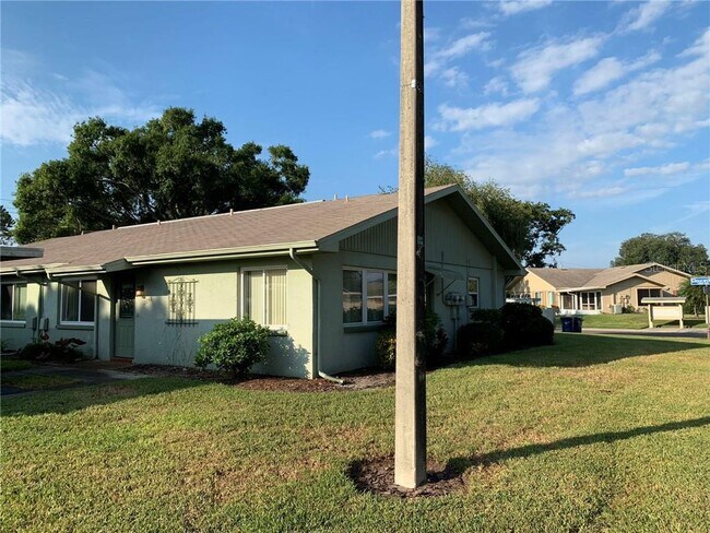 Building Photo - 2248 Greenwich Dr