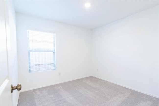 Building Photo - 7351 Gorrion Dr