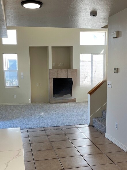 Building Photo - 723 E Dorado Ct