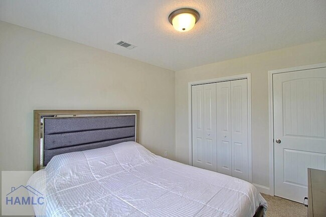 Building Photo - 681 Abode Ave