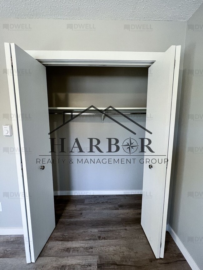 Building Photo - Renovated 1 Bedroom 1 Bath - SPECIAL: Lower rent for a 6 month Lease