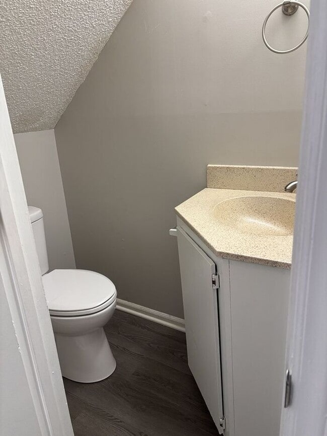 Building Photo - Beautiful Two-Story Home in Cayce