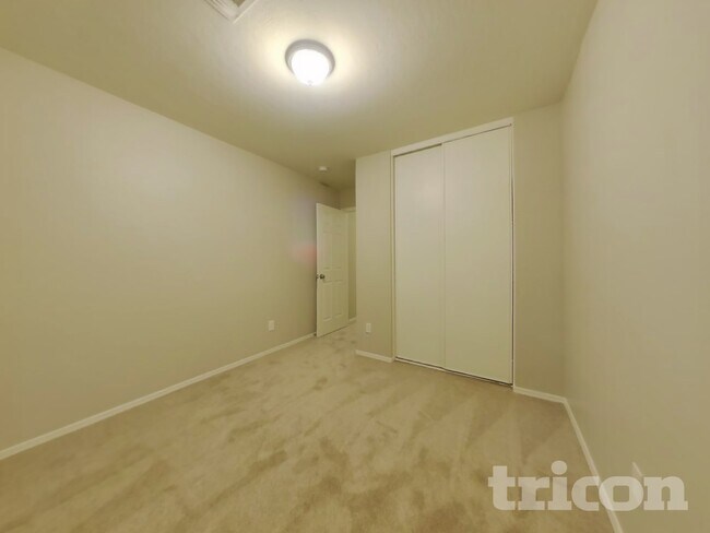 Building Photo - 11522 W Charter Oak Rd