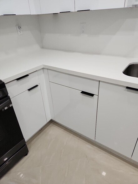 Building Photo - 2501 S Ocean Dr