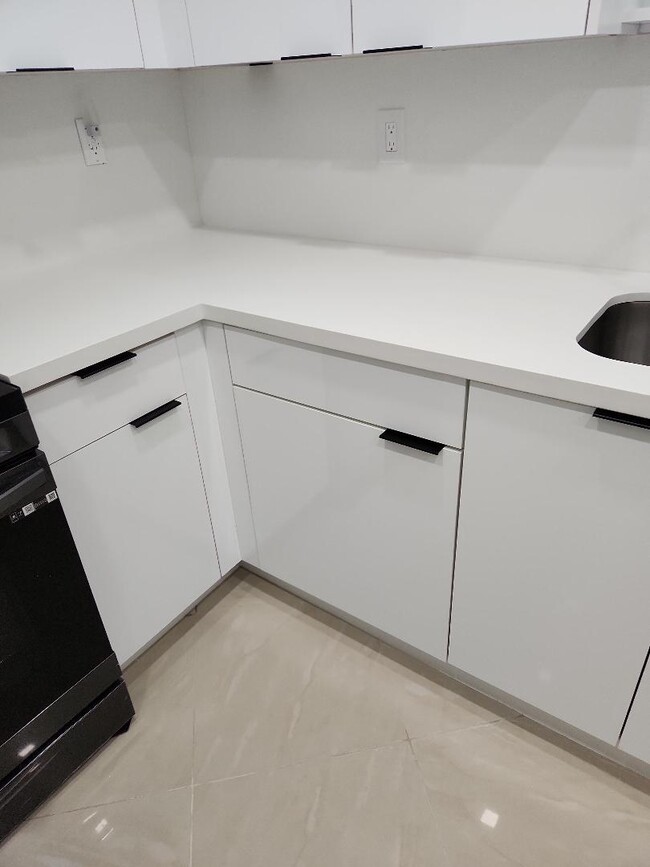 Building Photo - 2501 S Ocean Dr