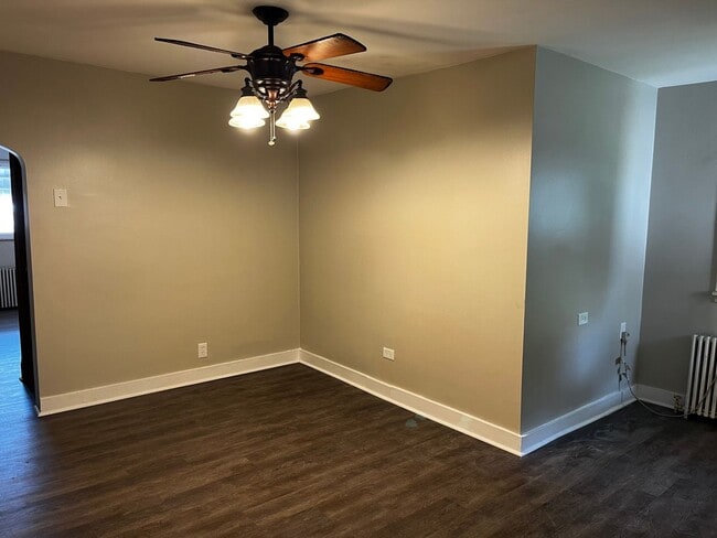 Building Photo - Renovated 2BD/1BATH House - Off-Street Parking, Laundry, AC