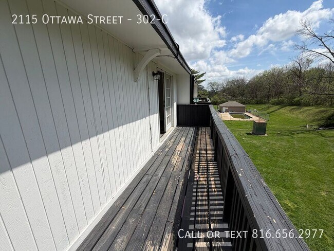 Building Photo - 2115 Ottawa St