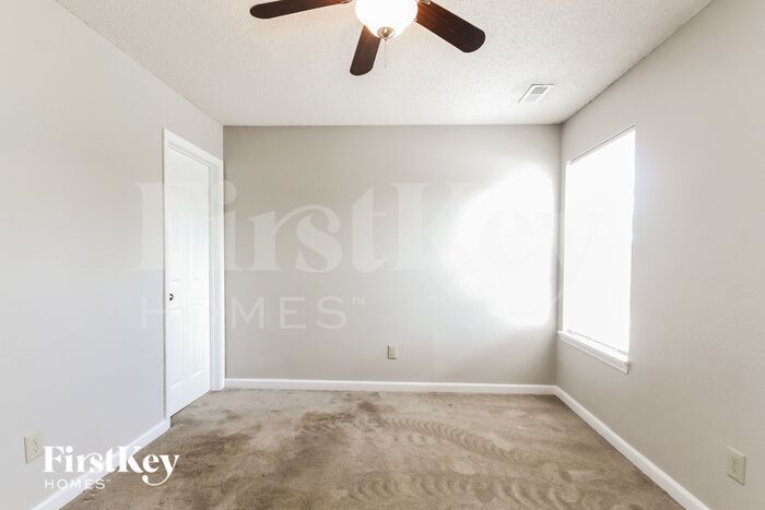 Building Photo - 8646 Coralberry Ln