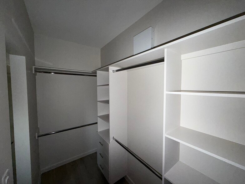 Building Photo - 3317 Duke Ave