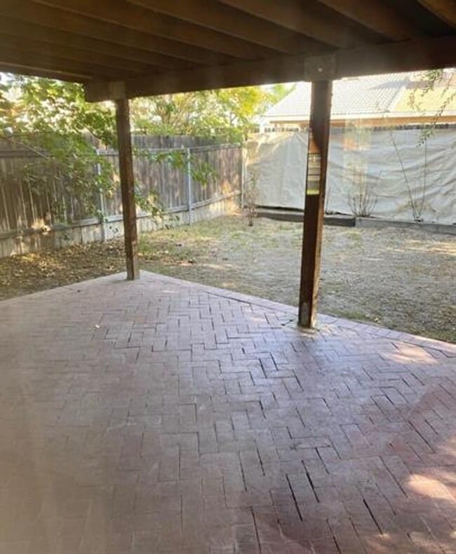 Building Photo - Cozy Home For Rent