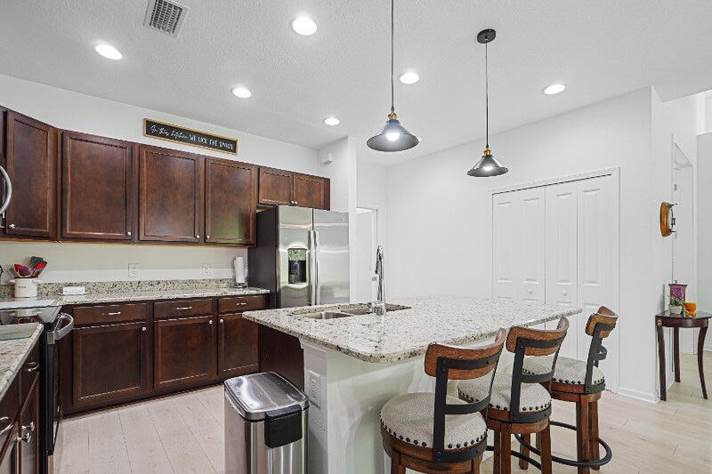 Building Photo - 9337 Cool Breeze Dr