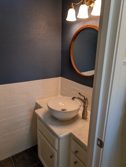 Building Photo - 3001 El Camino Dr