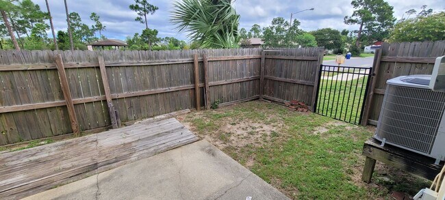 Building Photo - Venetian Villa 2 Bedroom 2 Bath 2 Car Garage w/Waterview!