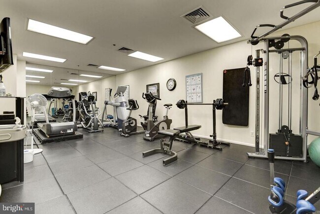 Building Photo - 1200 Braddock Pl